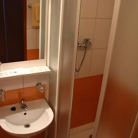 Отель Limba Доновалы